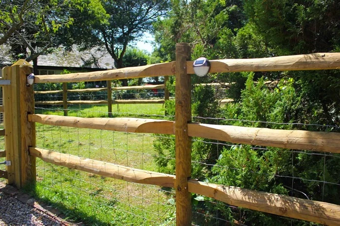 Jacksons Heavy Post And Rail Fencing
