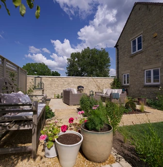 North-Facing Cheltenham Garden — image 2