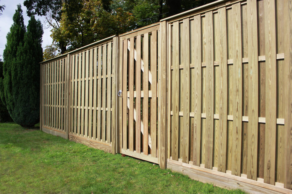 Jacksons Hit And Miss Fence Panels Gardens