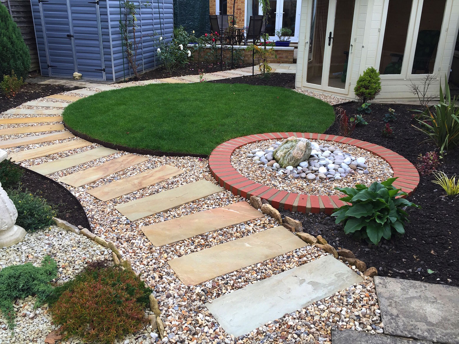 small landscaped garden cheltenham